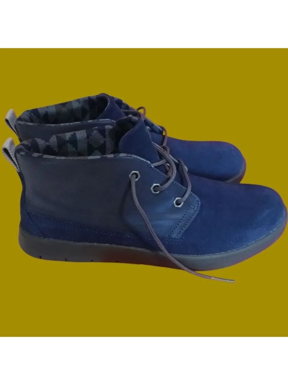 UGG Blue Youth Reflective Canoe Chukka Boots Navy Blue Size 6